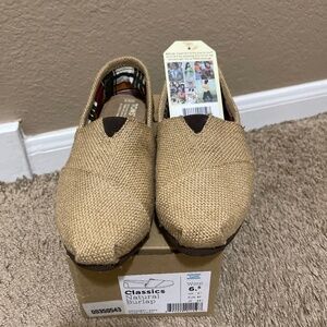 Toms Burlap